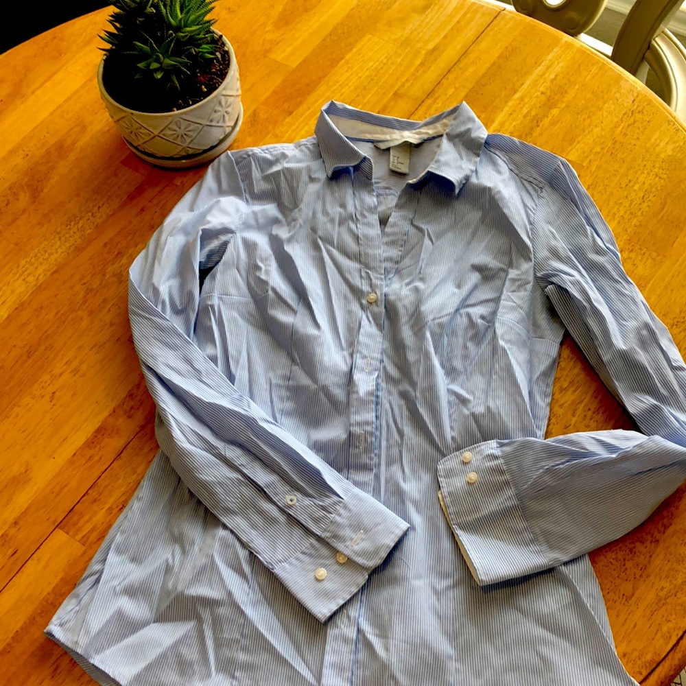 H&M button down blouse US size 8